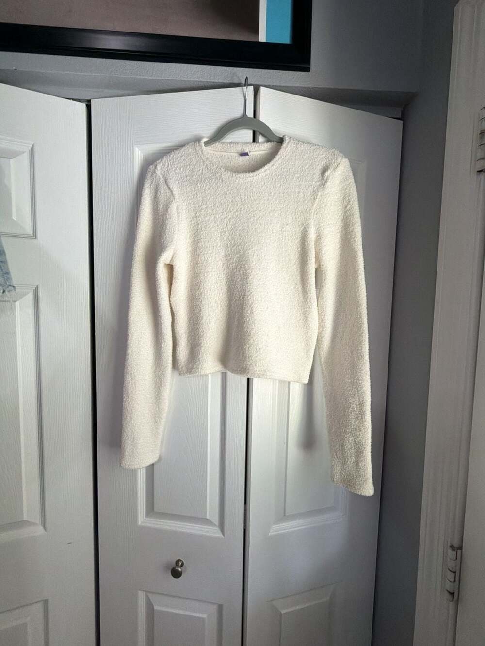 Yitty White Fuzzy Long Sleeve Crew Neck Cropped Sweater